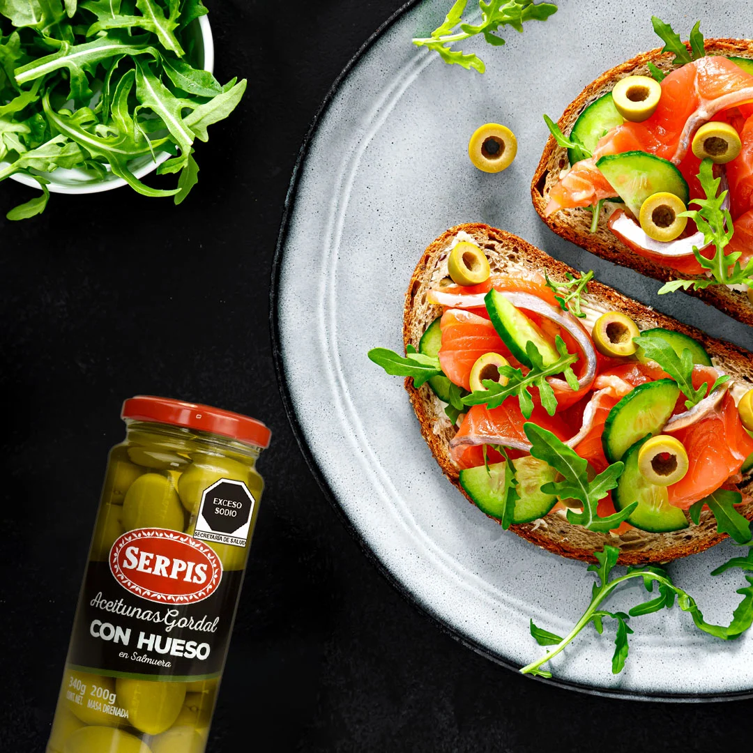 salmon-ahumado-con-aceitunas-verdes-serpis salmon-ahumado-con-aceitunas-verdes-serpis